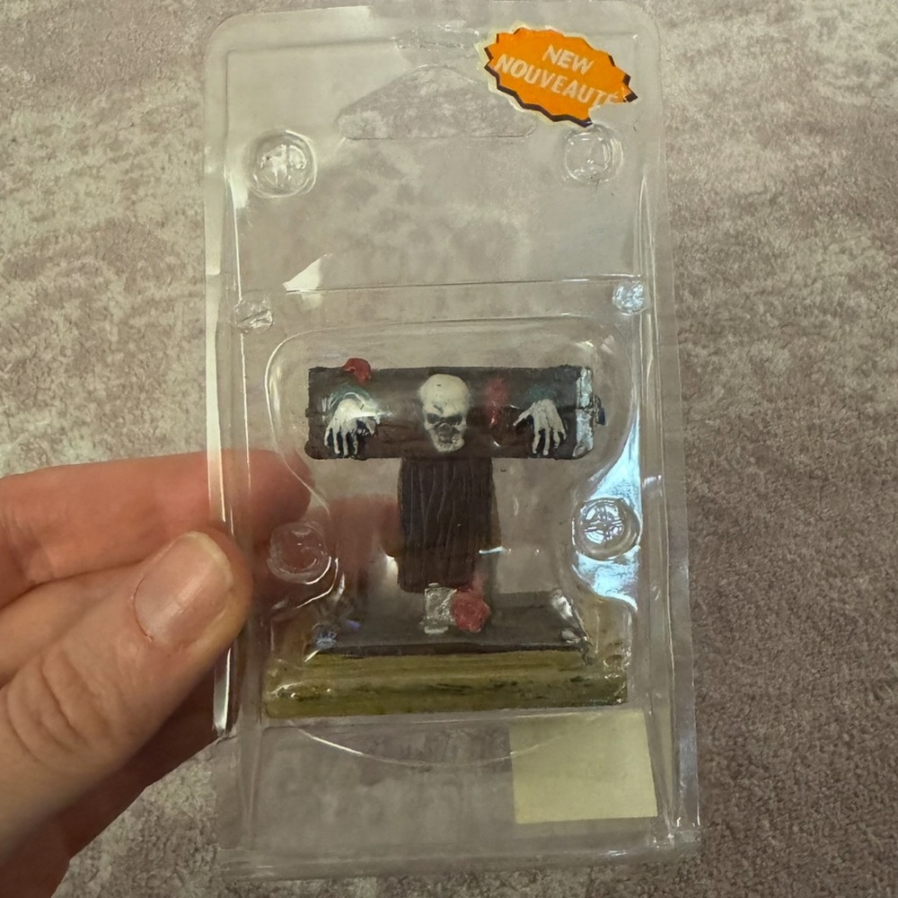 Lemax Spooky Town Halloween #92611 In The Stocks Brand New Retired 2009 RARE